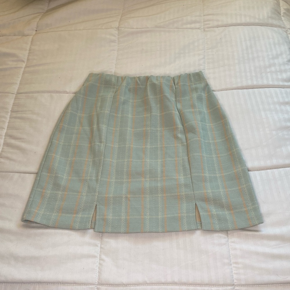 Size S plaid skirt